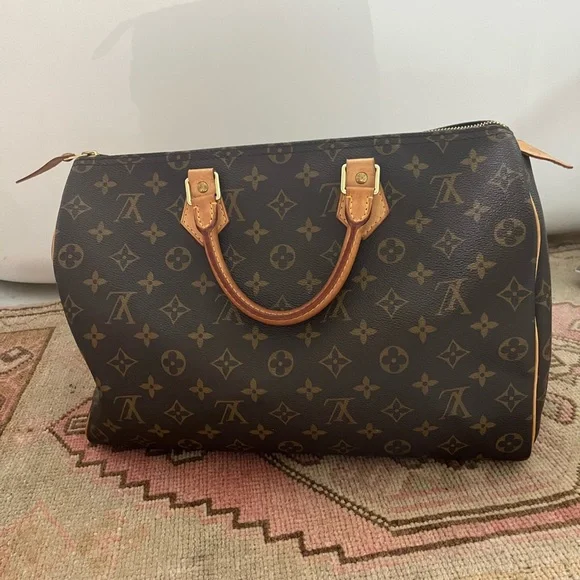 Louis Vuitton Immaculate Speedy 35 - Picture 2 of 14